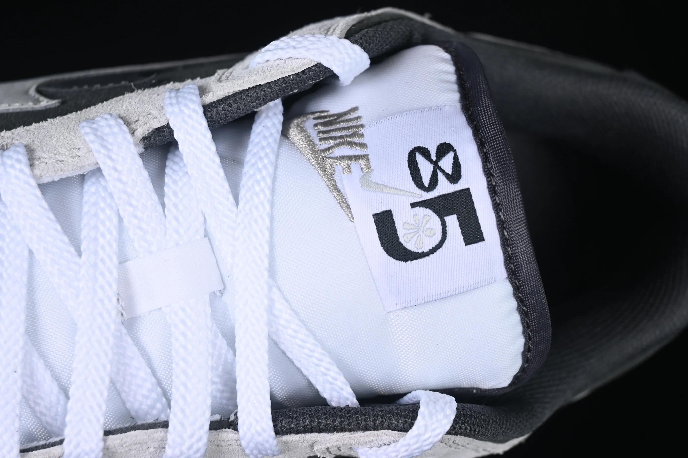 All categories Nk SB Dunk series Nk SB Dunk Low low-top sneakers Nk Dunk Low 85 double hook series White Gray Panda SB low-top sports and leisure sneakers HV1800-101